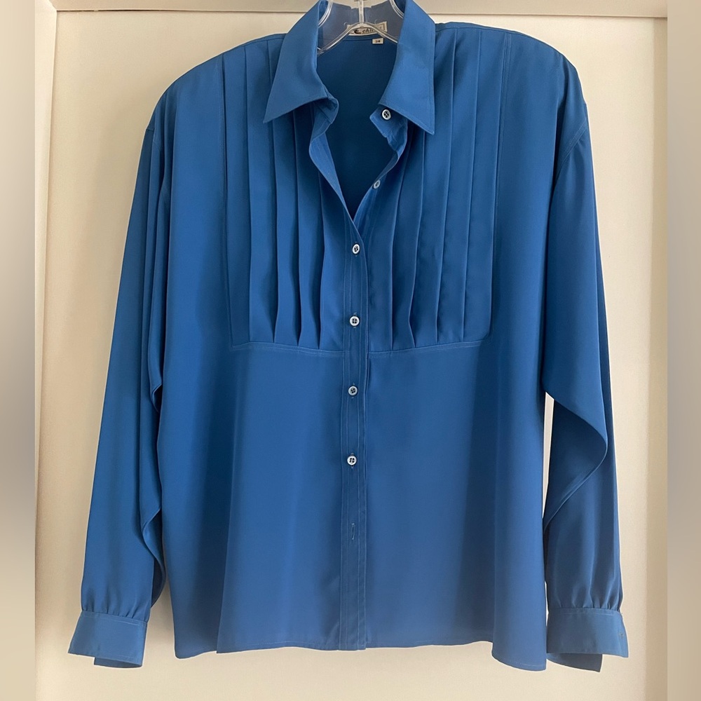 Elegant Blue Button Down Blouse with Classic Style